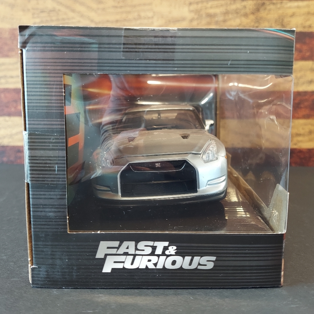 NISSAN GT-R (R35) - Picture 2 of 6